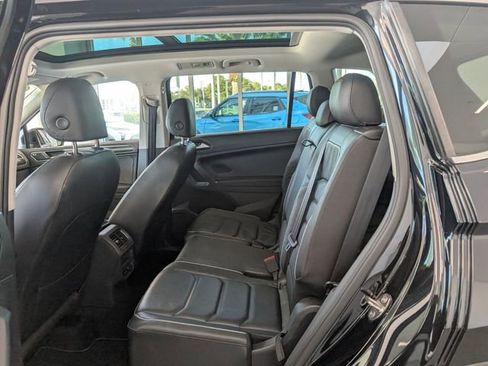 Used 2018 Volkswagen Tiguan SEL Premium image 13