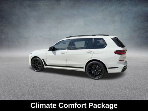 Used 2025 BMW X7 M60i image 17