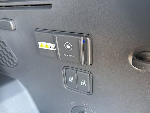 Used 2024 Kia EV9 GT-Line image 12