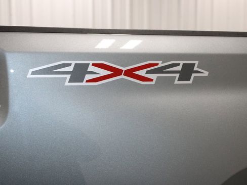 Used 2025 Chevrolet Silverado 2500 LT w/ Convenience Package image 18