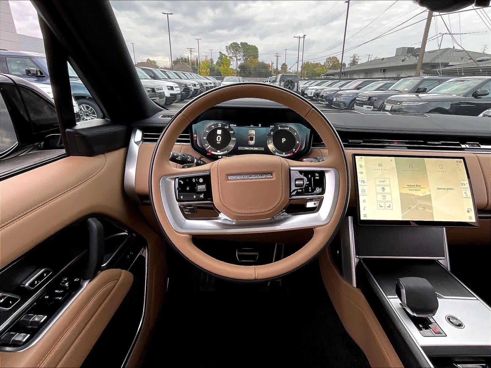Used 2025 Land Rover Range Rover SE AWD/4WD image 8