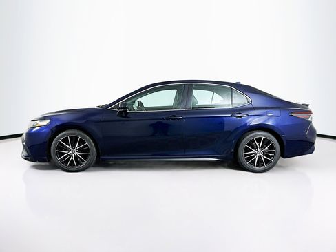 Used 2021 Toyota Camry SE FWD image 4