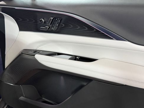 New 2026 Cadillac Lyriq Sport AWD/4WD image 20