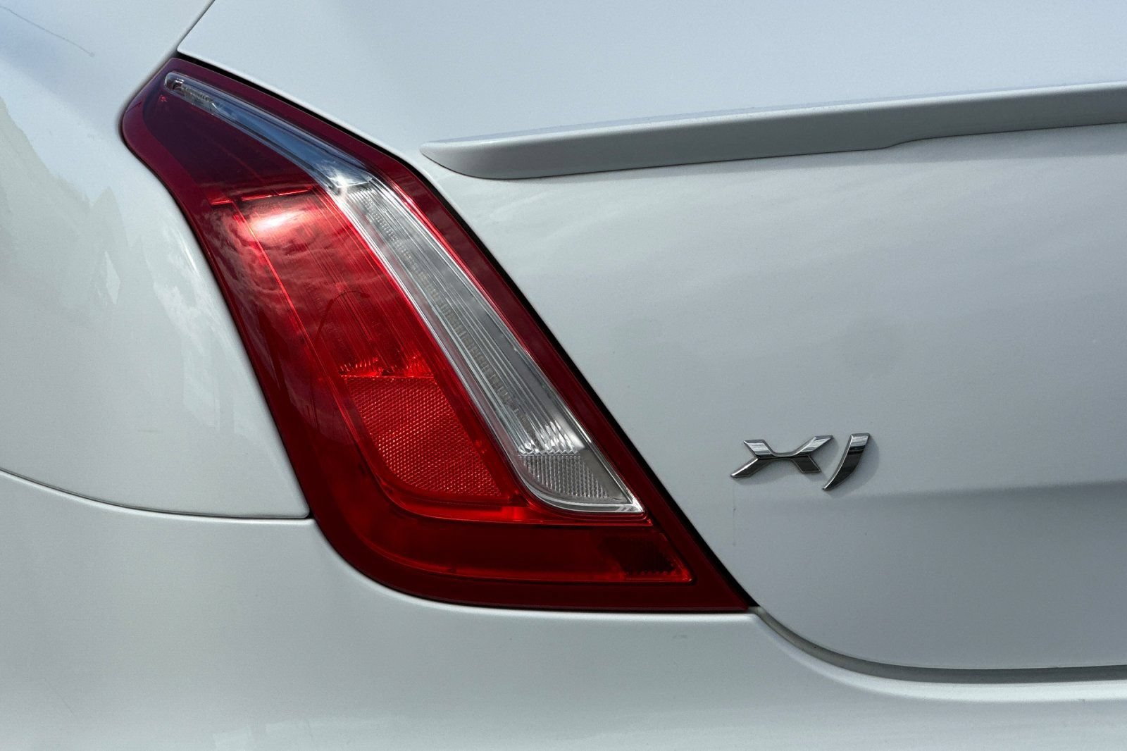 Used 2016 Jaguar XJ R-Sport RWD image 35
