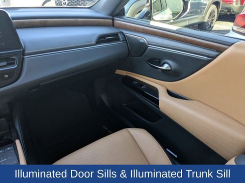 Used 2022 Lexus ES 300h w/ Premium Package image 19