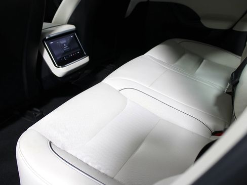 Used 2021 Tesla Model S Plaid image 28