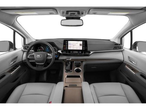 Certified 2024 Toyota Sienna XLE AWD/4WD image 8