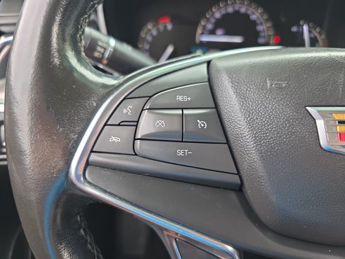 Used 2018 Cadillac XT5 Premium Luxury FWD image 19