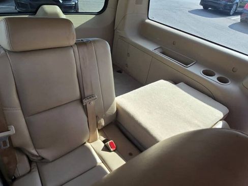 Used 2009 Cadillac Escalade ESV AWD image 31