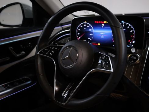 Used 2026 Mercedes-Benz E 350 4MATIC Sedan image 25