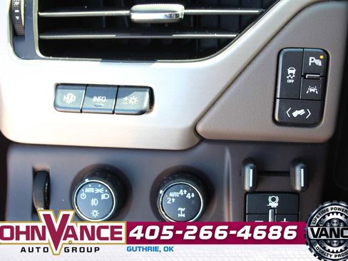 Used 2017 GMC Yukon Denali image 41