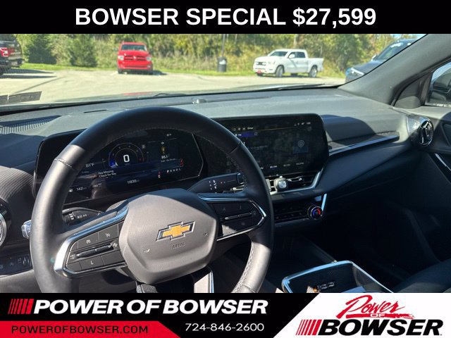 Used 2025 Chevrolet Equinox LT w/ Convenience Package II AWD/4WD image 3