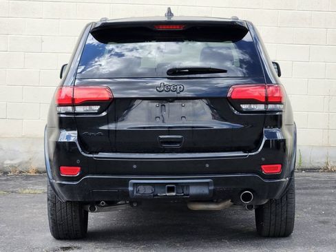 Used 2017 Jeep Grand Cherokee Altitude AWD/4WD image 4
