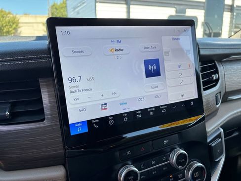 Used 2024 Ford Expedition Limited image 22