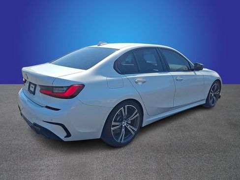 Used 2021 BMW 330i Sedan w/ M Sport Package RWD image 4