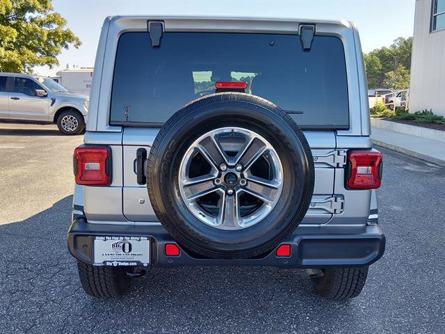 Used 2019 Jeep Wrangler Unlimited Sahara AWD/4WD image 4