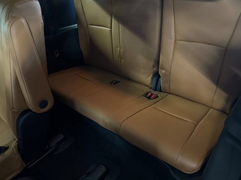 New 2026 Toyota Highlander Platinum AWD/4WD image 17