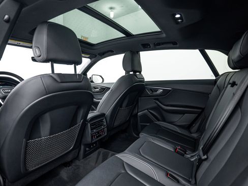 Certified 2022 Audi Q8 Premium Plus w/ Premium Plus Package image 20