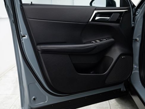 Used 2025 Mitsubishi Outlander AWD image 13