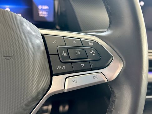 Certified 2025 Volkswagen Atlas Cross Sport SEL Premium R-Line AWD/4WD image 18