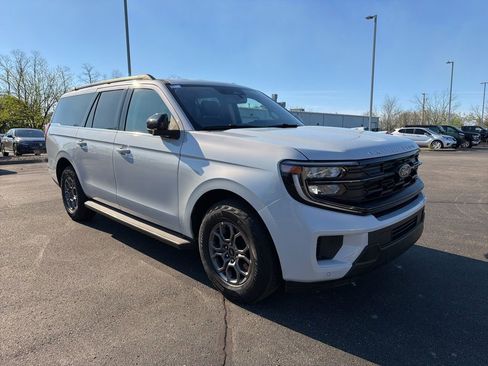 Used 2025 Ford Expedition Max Active AWD/4WD image 2