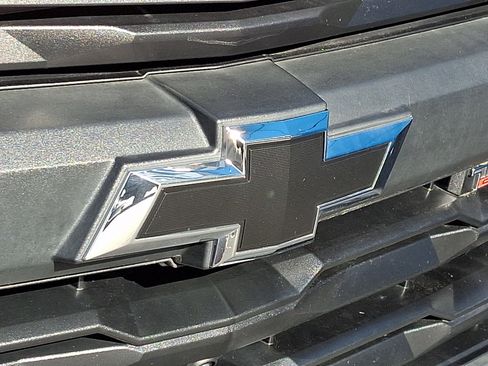 Used 2024 Chevrolet Colorado Trail Boss w/ Technology Package AWD/4WD image 31
