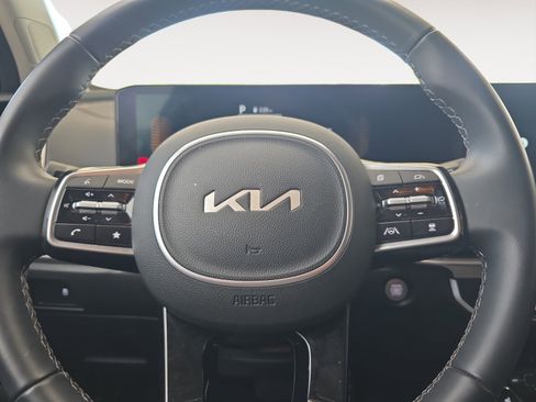 Certified 2025 Kia Sorento S w/ Panoramic Sunroof Package image 11