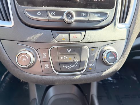 Used 2020 Chevrolet Malibu LS w/ LPO, Convenience Package 1 image 27