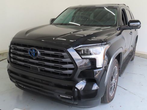 Used 2023 Toyota Sequoia Limited image 9