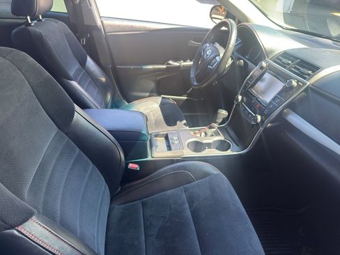 Used 2017 Toyota Camry XSE w/ Moonroof Package FWD image 18