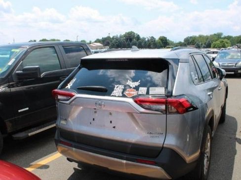 Used 2022 Toyota RAV4 Limited AWD/4WD image 4