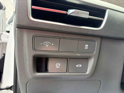 Used 2025 Hyundai Sonata SEL FWD image 28