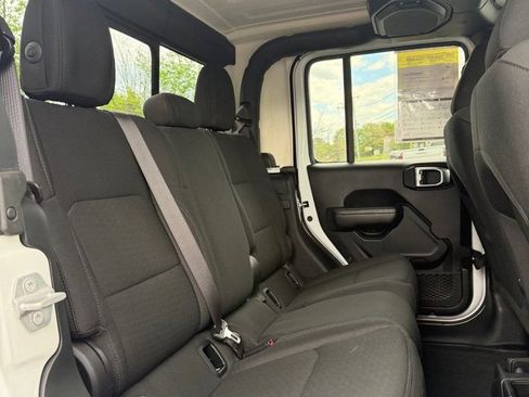 Used 2020 Jeep Gladiator Sport w/ Quick Order Package 24S AWD/4WD image 13