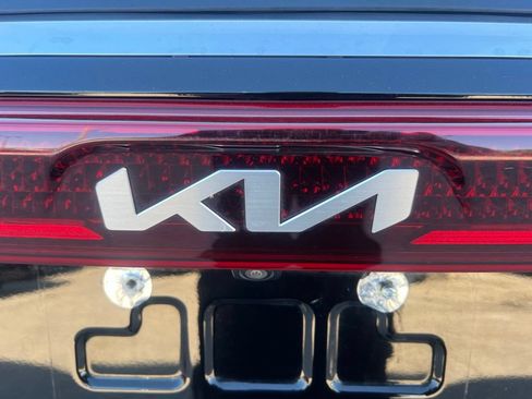 Used 2022 Kia Carnival SX Prestige FWD image 34