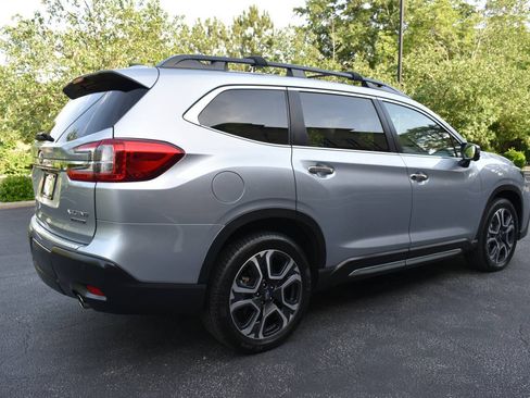 Used 2023 Subaru Ascent Touring AWD/4WD image 3