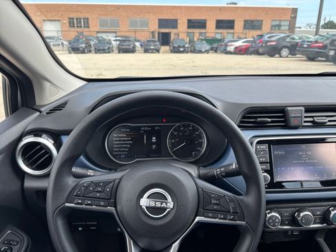 Used 2025 Nissan Versa SV FWD image 32