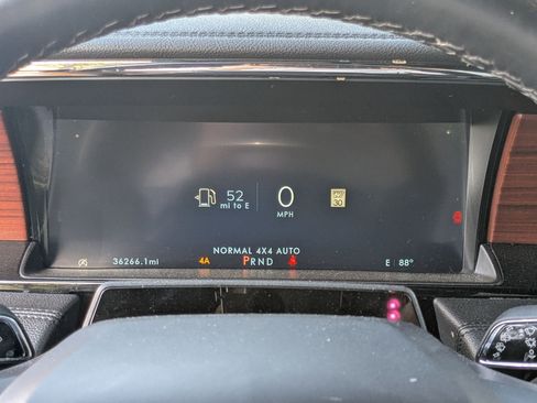 Used 2024 Lincoln Navigator L Reserve image 14