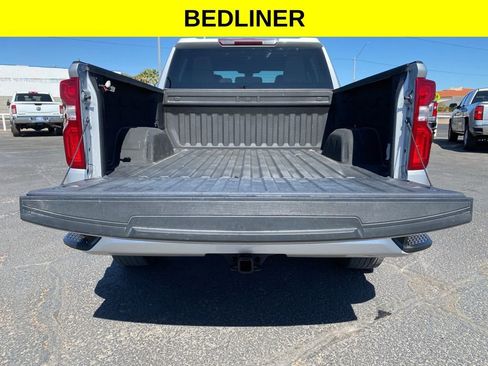 Used 2022 Chevrolet Silverado 1500 Custom w/ Safety Confidence Package image 9