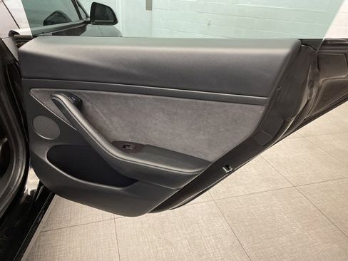 Used 2021 Tesla Model 3 Performance image 34