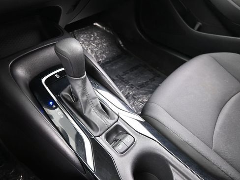 Used 2022 Toyota Corolla LE image 24