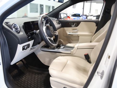 Used 2024 Mercedes-Benz GLA 250 4MATIC image 17