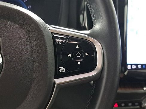 Used 2023 Volvo XC60 B5 Plus w/ Climate Package image 25