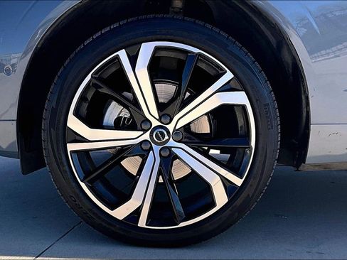 Certified 2023 Volvo XC60 B5 Ultimate image 12