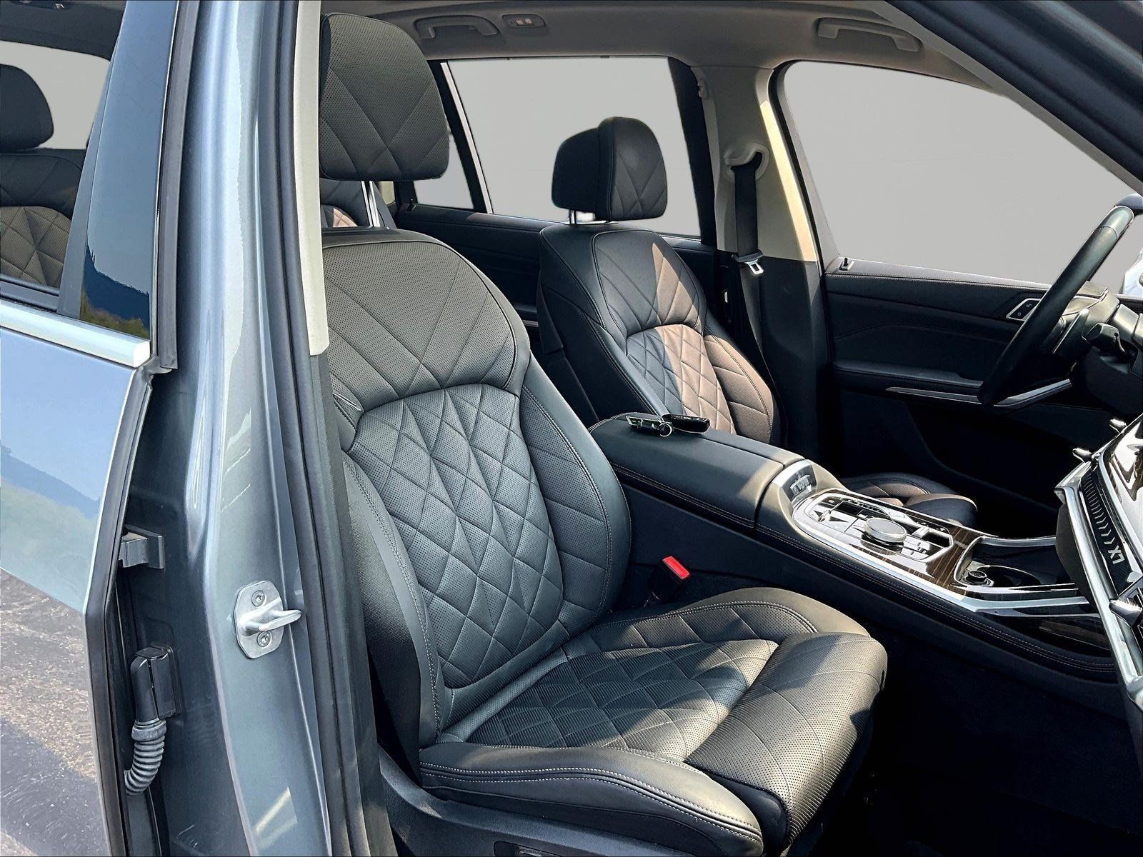 Used 2024 BMW X7 xDrive40i w/ Premium Package AWD/4WD image 29