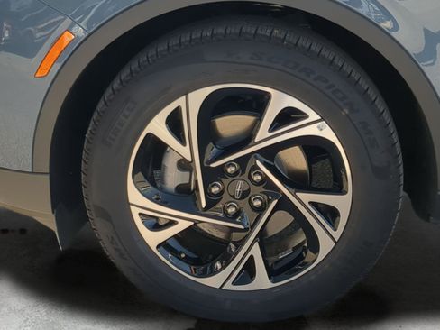 New 2026 Lincoln Nautilus Premier w/ Equipment Group 102A AWD/4WD image 9