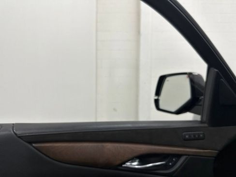 Used 2018 Cadillac Escalade ESV Premium Luxury RWD image 39
