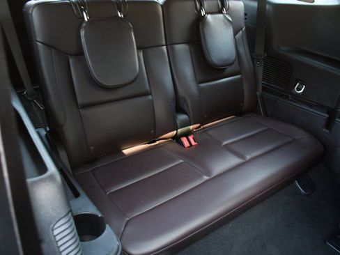 Used 2025 Ford Explorer Platinum w/ LUX Leather Package AWD/4WD image 30
