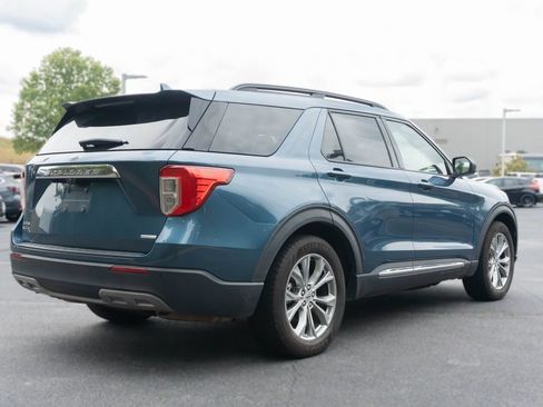 Used 2020 Ford Explorer XLT w/ Equipment Group 202A RWD image 8
