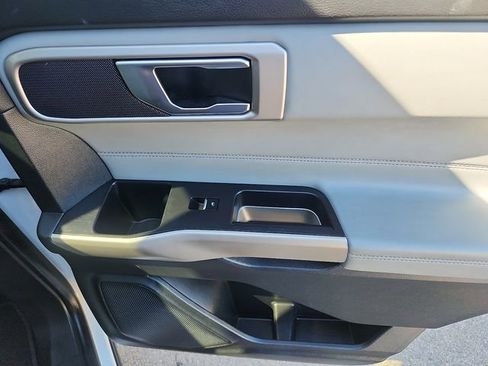 Certified 2023 Ford Explorer XLT w/ Equipment Group 202A AWD/4WD image 33