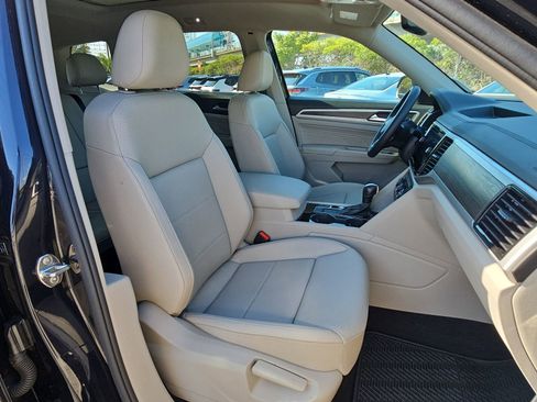 Used 2023 Volkswagen Atlas SE w/ Panoramic Sunroof Package FWD image 10